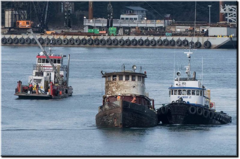 escorting-tug-challenger-after-raising1.jpg