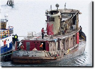 escorting-tug-challenger-after-raising2.jpg